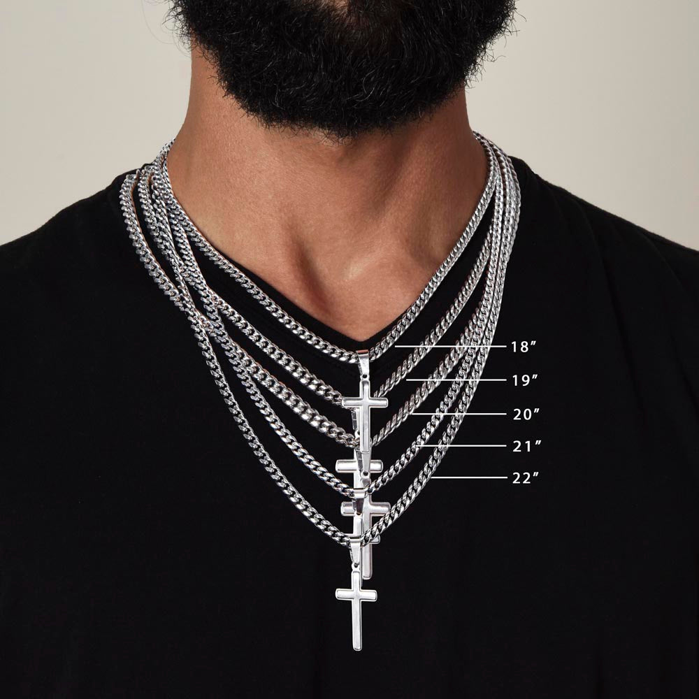 Collar de cruz artesanal en cadena cubana pulida
